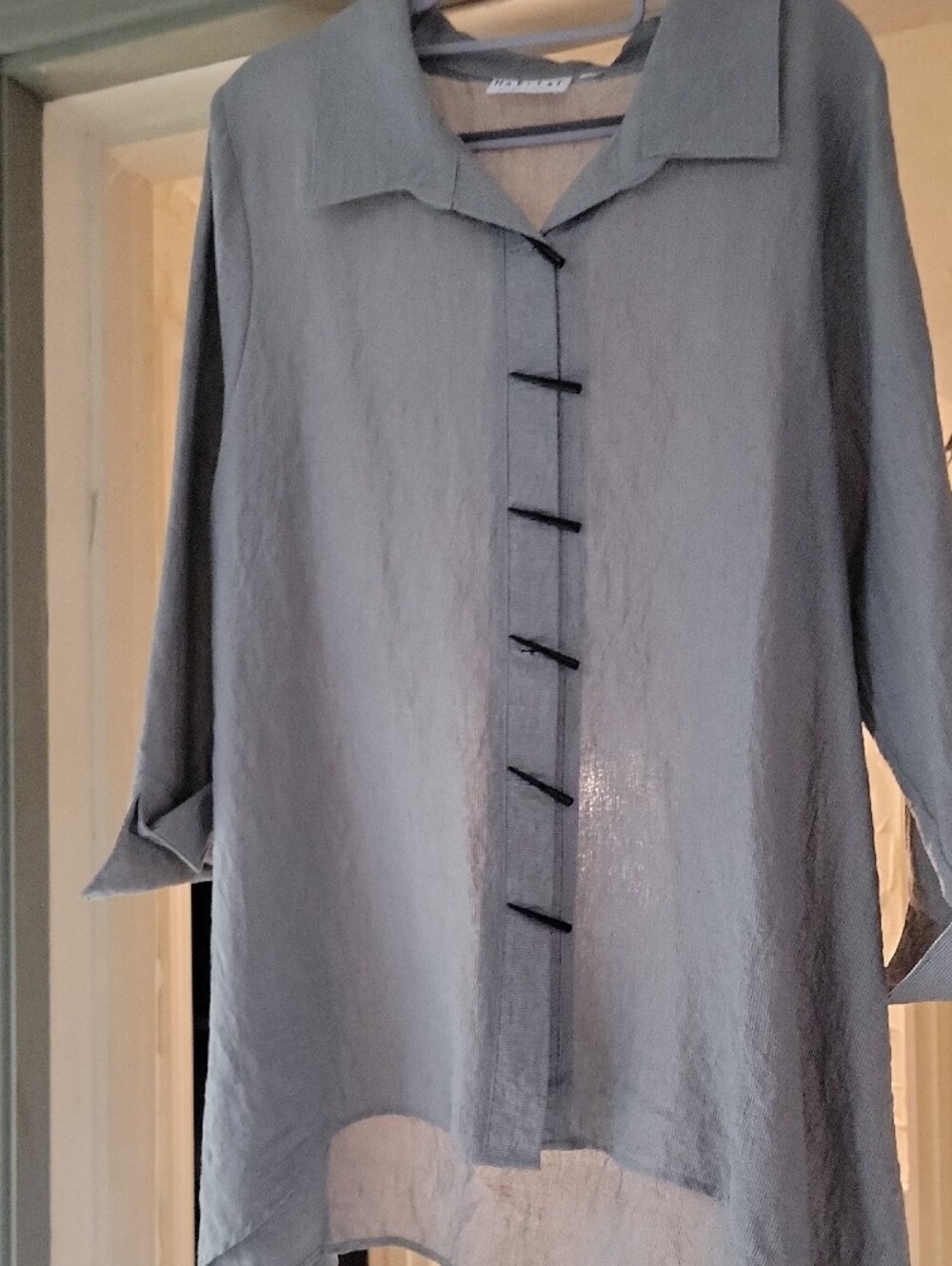 Habitat Light Gray Button-Front Tunic Top - Picture 5 of 6